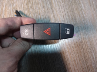 кнопка аварийной сигнализации BMW 2008, 2.0 л., N43 B20 A, бензин, АКПП, синий, хетчбэк 5 дв., 61316945603