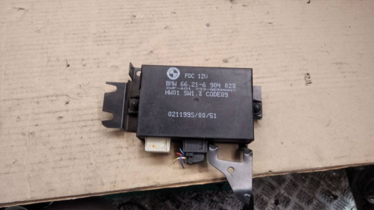 блок управления парктрониками BMW 5 серия E39 2000, 6904023 - фото №1