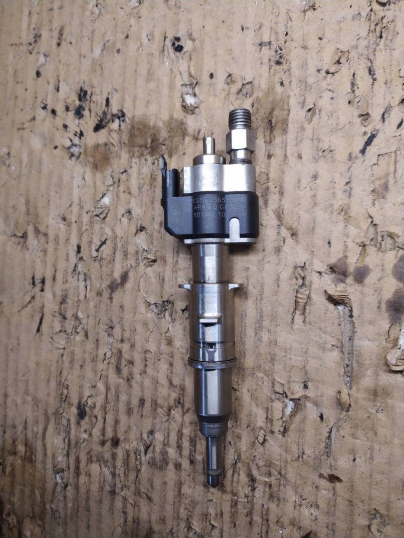 распределитель впрыска (инжектор) BMW 5 серия E60/E61 2007, 3.0 л., N54 B30 A, бензин, 7565138 - фото №1