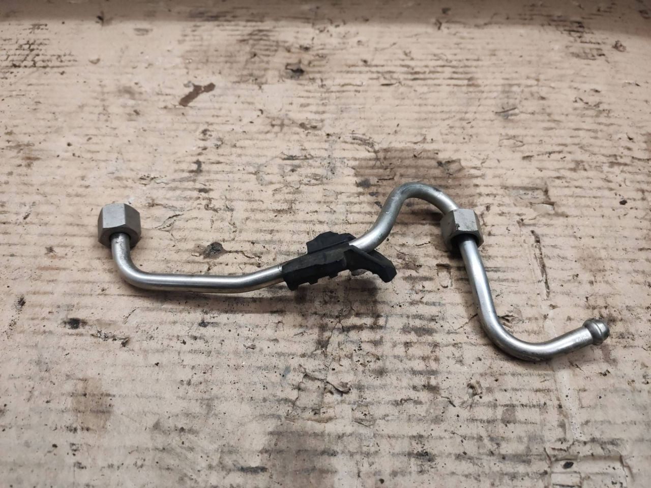 трубка топливная BMW 7 серия F01/F02 2011, 4.4 л., N63 B44 A, бензин, АКПП, черный - фото №1