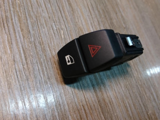 кнопка аварийной сигнализации BMW 7 серия F01/F02 2010, 4.4 л., N63 B44 A, бензин, АКПП, седан, 9161896