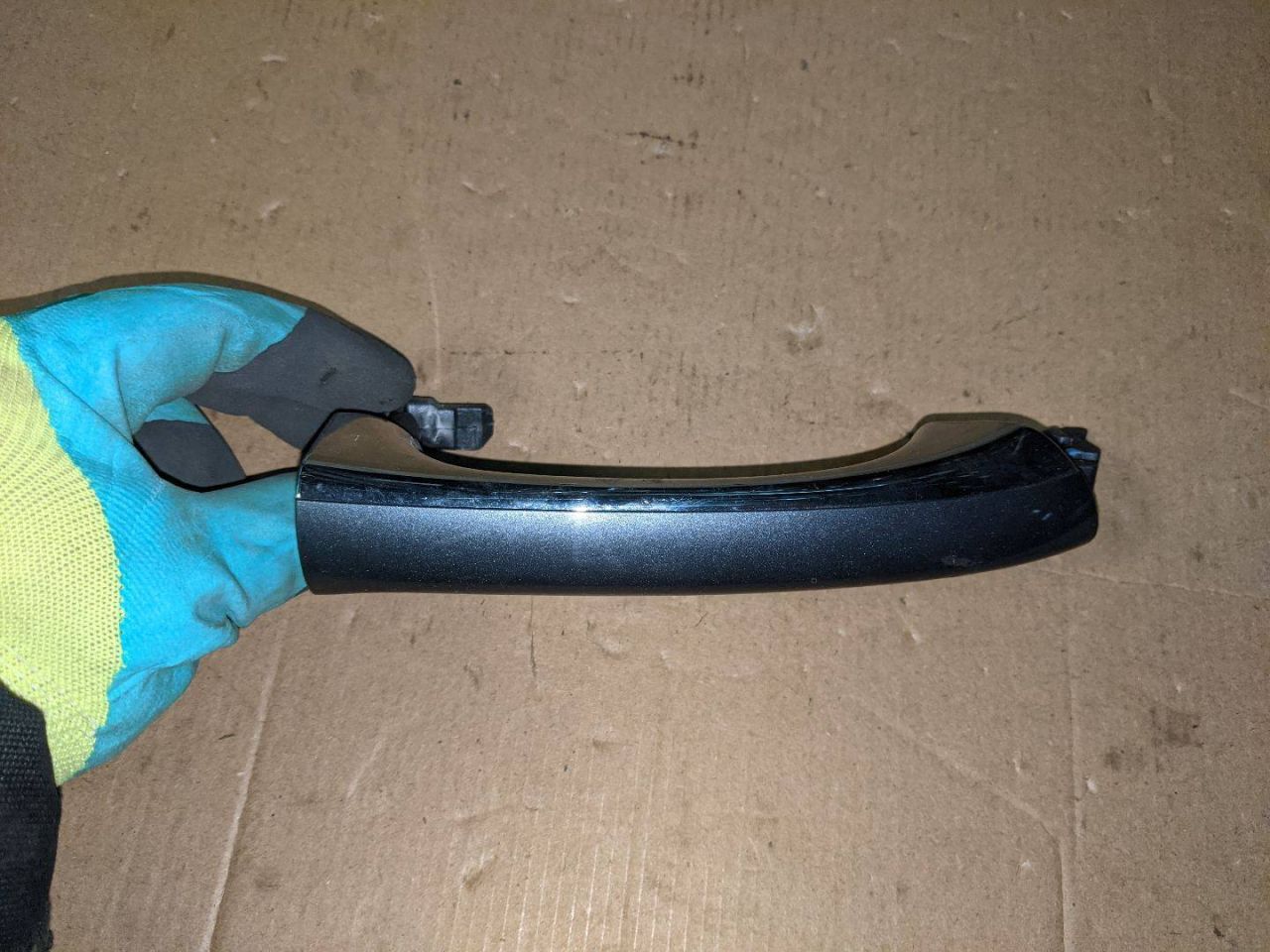 ручка наружная Mercedes-Benz CLS-Класс C219 2007, 3.0 л., OM 642.920, дизель, АКПП, купе - фото №1