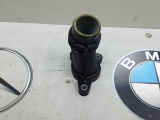 фланец (тройник) системы охлаждения BMW X1 F48 2018, 2.0 л., бензин, АКПП, 8511205