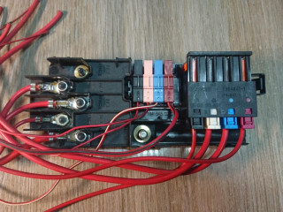 блок предохранителей Mercedes-Benz M-Класс W164 [рестайлинг] 2010, 3.0 л., OM 642.820, дизель, АКПП, серебристый, внедорожник 5 дв., правый руль, A1645450201