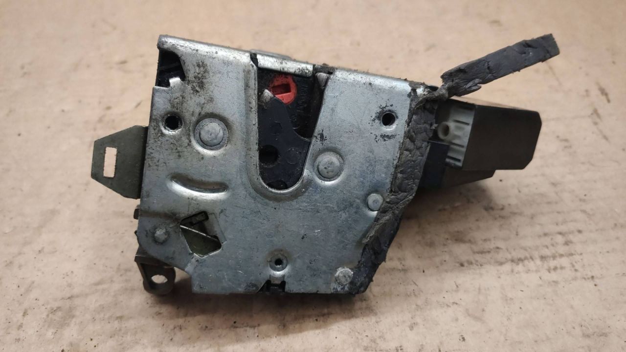 замок двери задней правой BMW 5 серия E39 2000 - фото №1