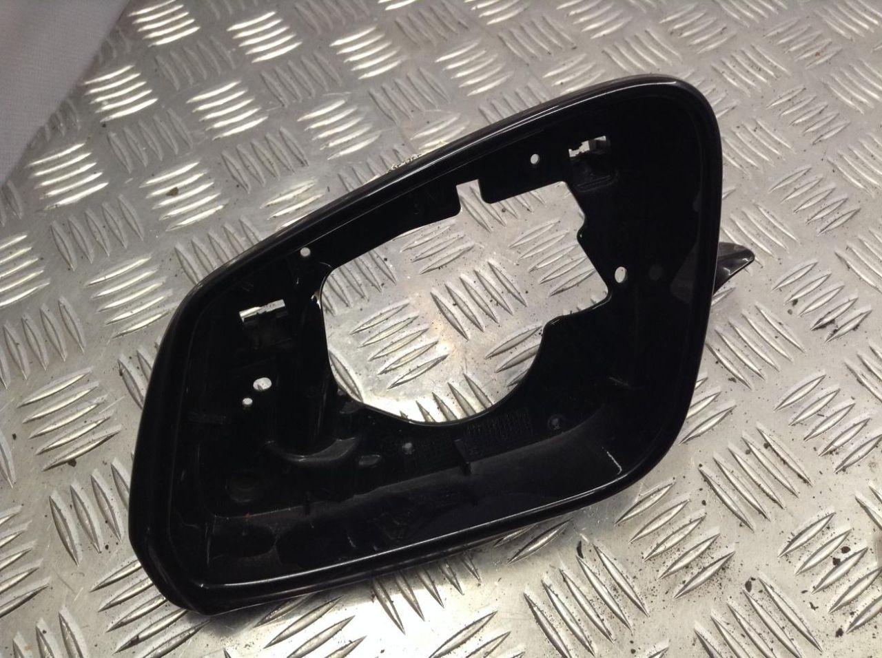 рамка зеркала левого BMW 2016, 2.0 л., B47 D20 A, дизель, АКПП, черный, седан - фото №1