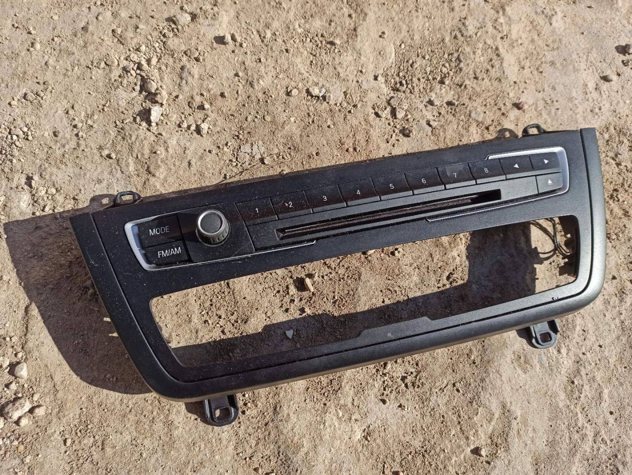 панель управления магнитолой BMW 2012, 3.5 л., бензин, АКПП, седан, задний привод, 9261103 - фото №1