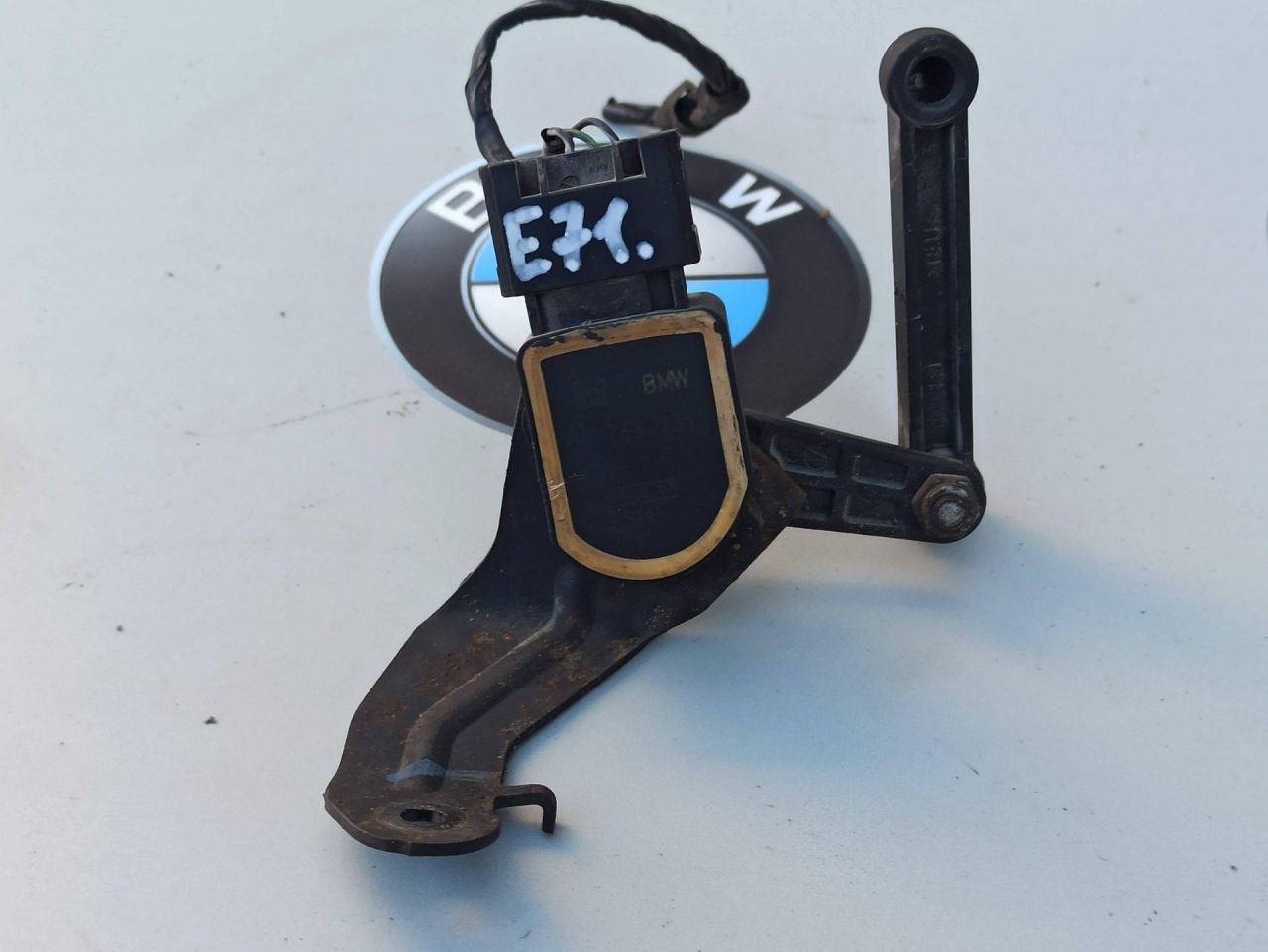 датчик дорожного просвета BMW X6 E71/E72 2010, 6763735 - фото №1