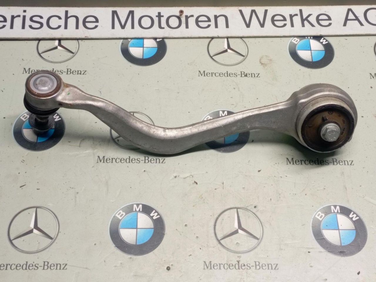 рычаг передний левый BMW 2023, 2.0 л., бензин, 416, 8854989 - фото №1