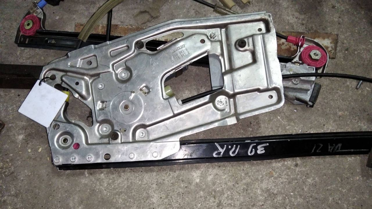 стеклоподъемник электрический передний правый BMW 5 серия E39 2000, 2.5 л., 8236857, 8236859 - фото №1