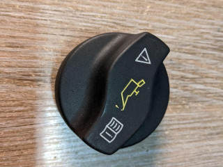 пробка маслозаливная Mercedes-Benz E-Класс W212/S212/C207/A207 2011, 1.8 л., M 271.860, бензин, АКПП, седан, 0000101585, A0000101585