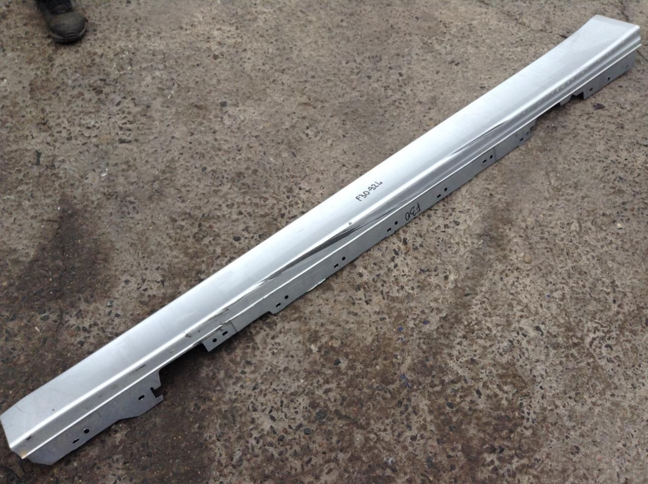 накладка на порог BMW 3 серия F30/F31/F34 2013, 2.0 л., N20 B20 A, бензин, АКПП, седан, 7256911 - фото №1