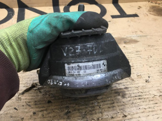 подушка крепления двигателя BMW 5 серия E60/E61 2005, 2.2 л., бензин, МКПП, седан, 6761089