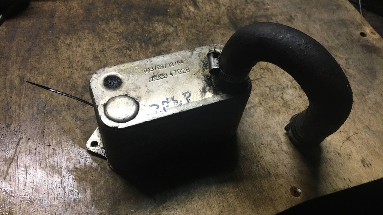 теплообменник масляного фильтра BMW 7 серия E65/E66/E67 2004, 3.0 л., дизель, АКПП, седан, 47028KTM - фото №1