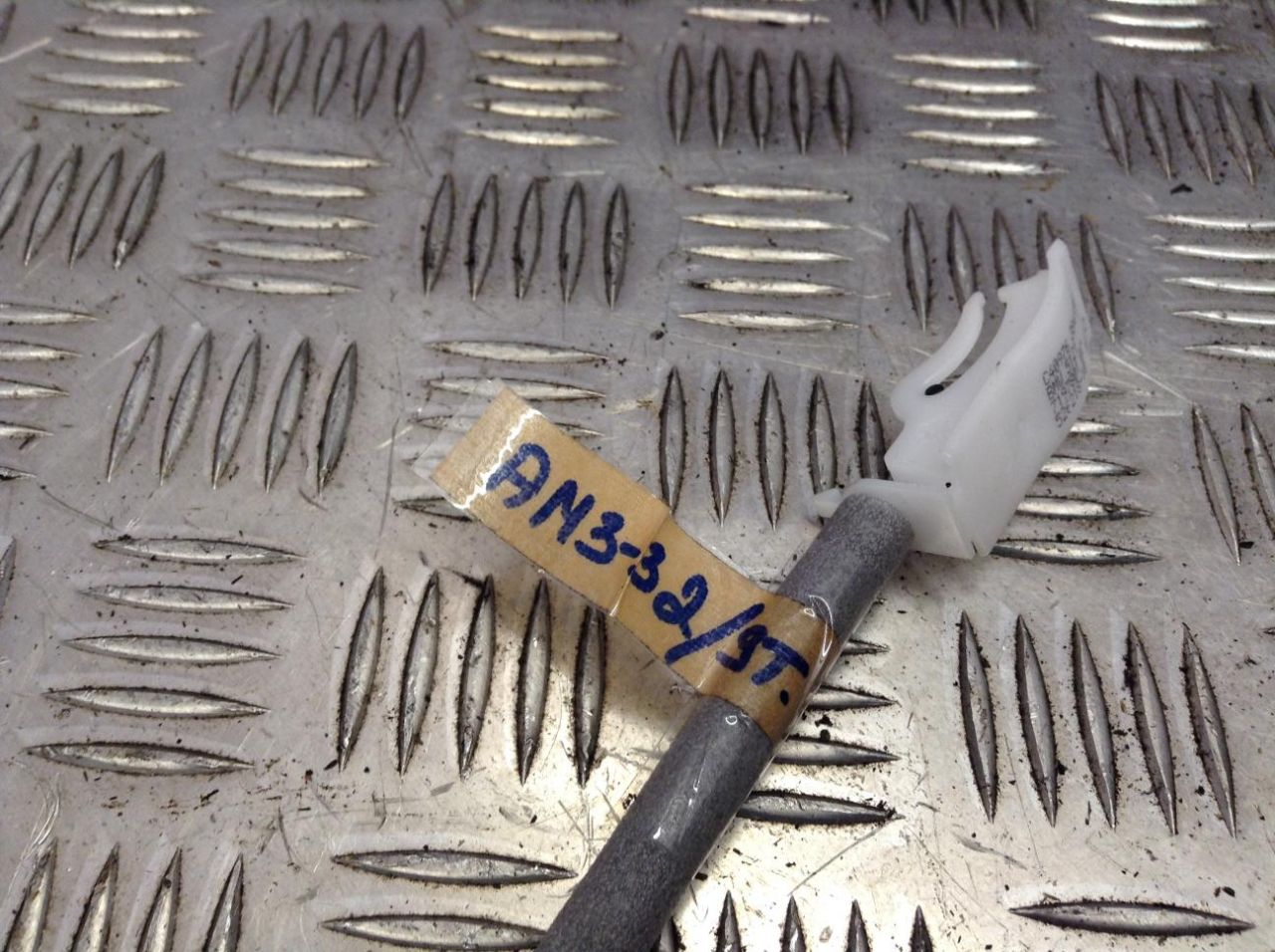 трос двери BMW 2012, 3.0 л., N55 B30 A, бензин, АКПП, хетчбэк 5 дв., 7197801 - фото №1