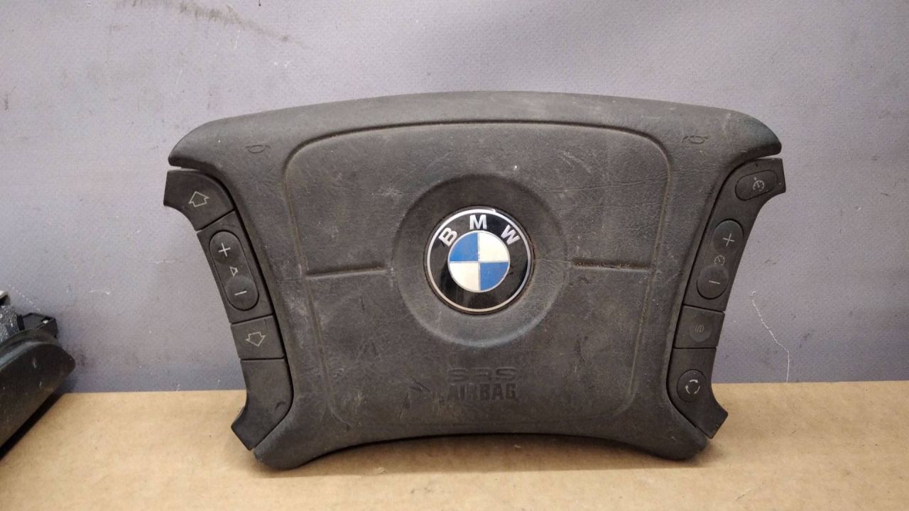 подушка безопасности водителя BMW 5 серия E39 1998, 1095507 - фото №1