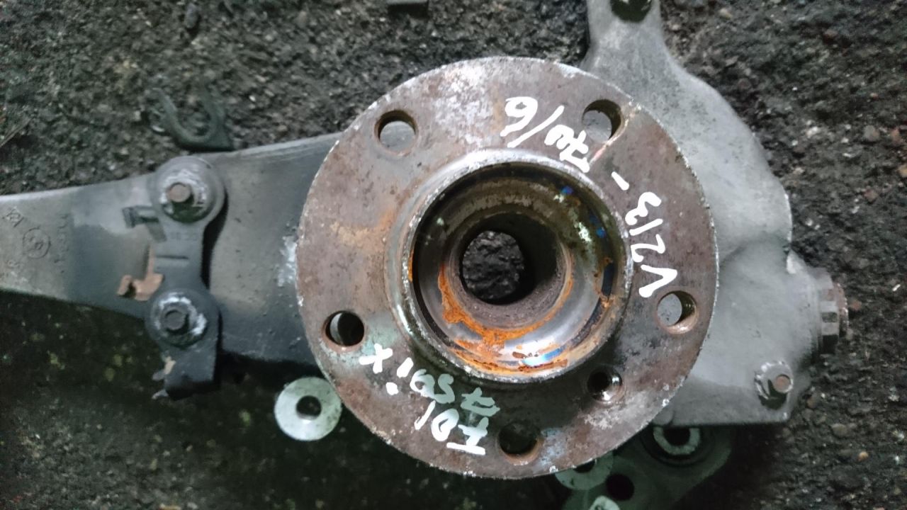 ступица передняя правая BMW 7 серия F01/F02 2010, 4.4 л., N63 B44 A, бензин, АКПП, седан, 6868480 - фото №1