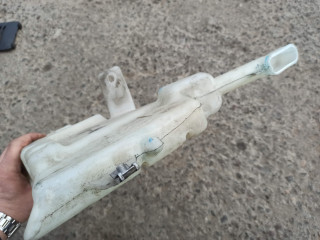 бачок омывателя Mini Cooper 1 поколение 2001, 1.6 л., W10 B16 A, бензин, АКПП, красный, хетчбэк 5 дв.