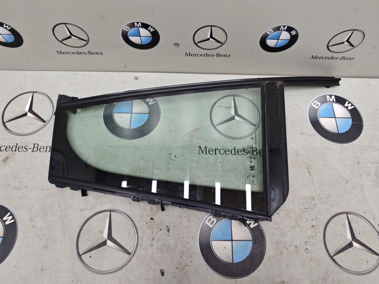 стекло двери задней правой BMW 2024, 3.0 л., B58B30, бензин, 475, полный привод - фото №1