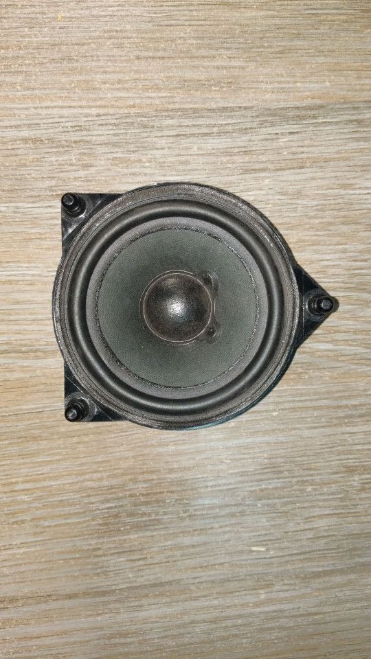 динамик двери Mercedes-Benz S-Класс W222/C217/A217 2014, 3.0 л., OM 642.861, дизель, АКПП, серебристый, седан, A2228208002 - фото №1