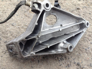 кронштейн двигателя BMW 3 серия E90/E91/E92/E93 2007, 2.0 л., N47 D20 A, дизель, АКПП, универсал, 6775041