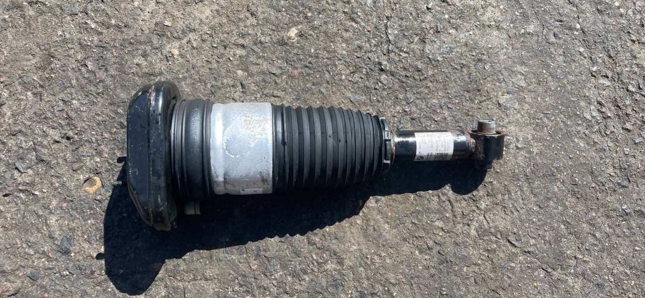 амортизатор задний левый BMW 5 серия G30/G31 2018, 2.0 л., B48 B20 A, бензин, задний привод, правый руль, 6882821 - фото №1