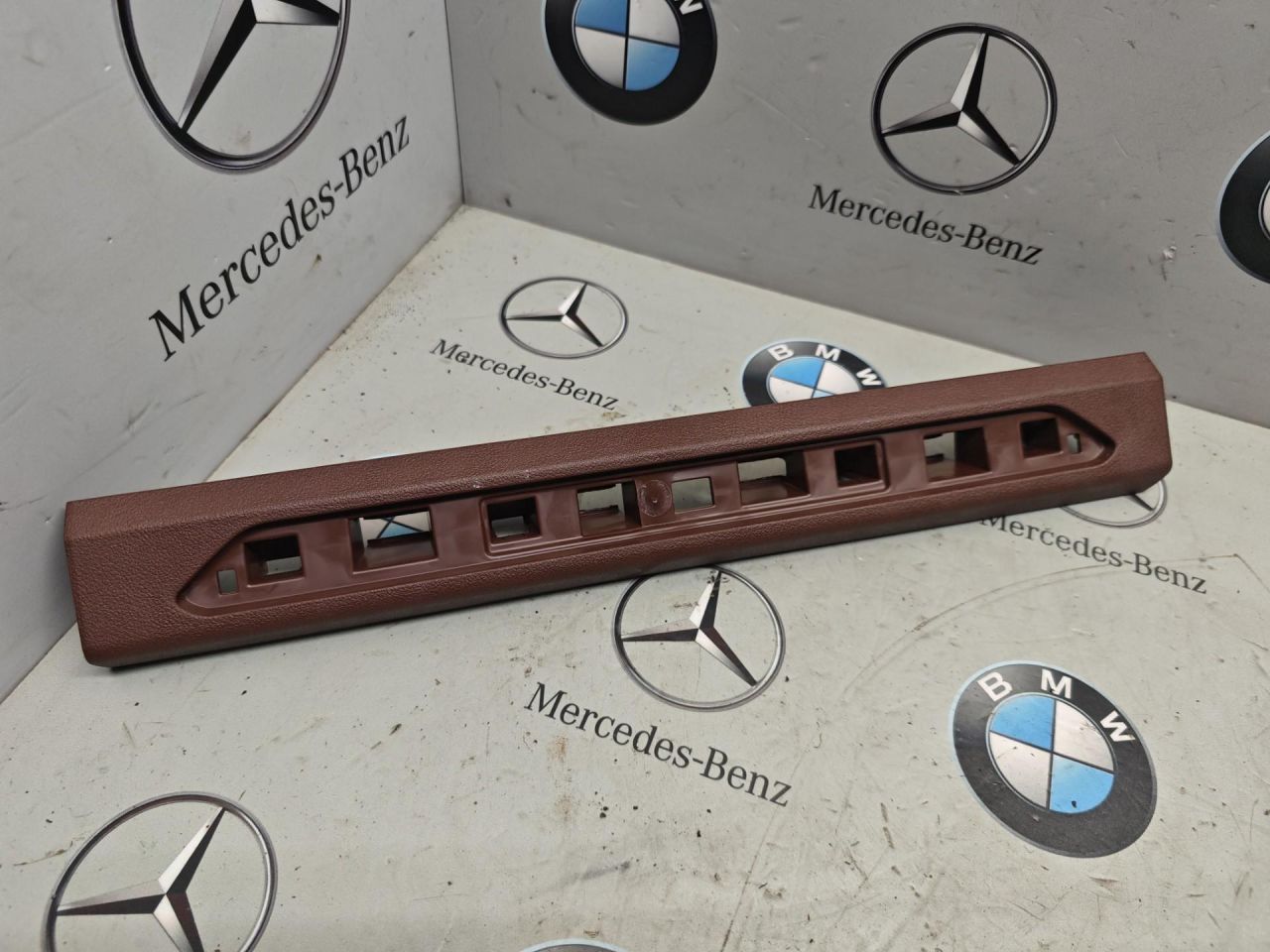 накладка на порог внутренняя BMW XM G09 2024, 4.4 л., бензин, 475, полный привод, 7434239 - фото №1