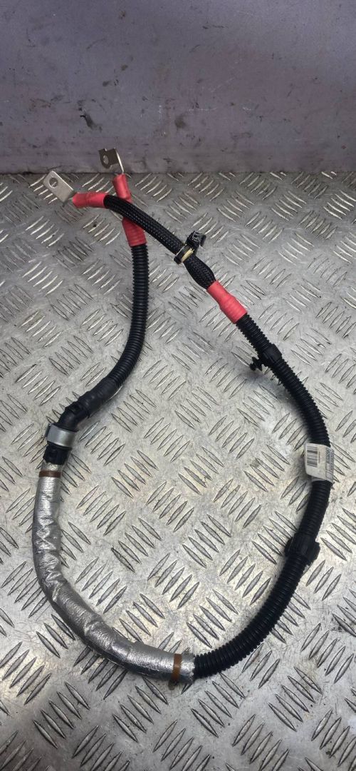 плюсовой провод аккумулятора BMW 5 серия G30/G31 2018, 2.0 л., B48 B20 A, бензин, задний привод, правый руль, 8680385 - фото №1