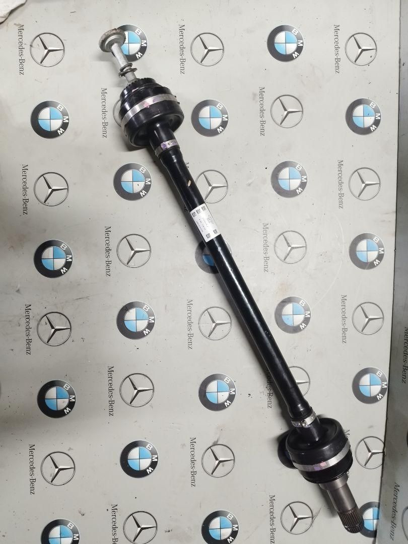 полуось передняя правая (приводной вал, ШРУС) BMW 2024, 3.0 л., B58B30, бензин, 475, полный привод, 8487518 - фото №1