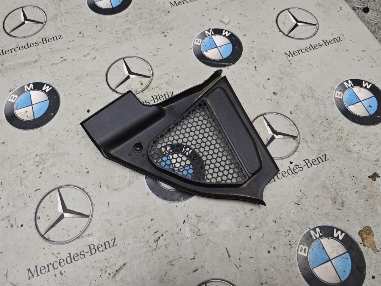 планка под капот BMW 2023, 475, 7399018 - фото №1