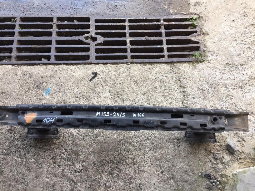 усилитель бампера переднего Mercedes-Benz M-Класс W166 2012, 2.1 л., OM 651.960, дизель, АКПП, мокрый асфальт, внедорожник 5 дв., A1666104200 - фото №1