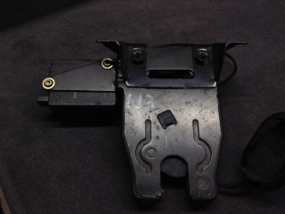 замок багажника BMW 5 серия E39 [рестайлинг] 2001, 2.0 л., дизель, АКПП, универсал, 8168892