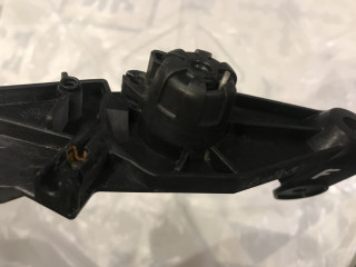 механизм открытия капота (кронштейн в салоне) BMW X5 E70 2008, 4.8 л., N62 B48 B, бензин, АКПП, белый, внедорожник 5 дв., 7148521