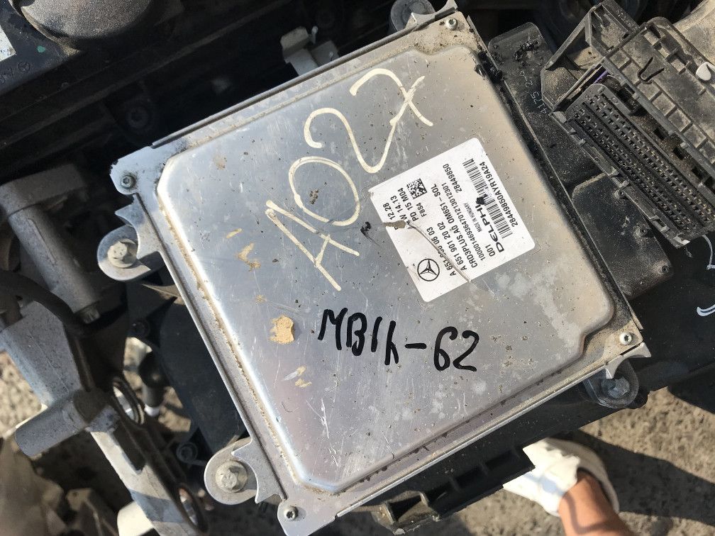 блок управления двигателем Mercedes-Benz C-Класс W205/S205/C205 2015, 2.1 л., OM 651.921, дизель, АКПП, универсал, A6519000603, A6519012002 - фото №1