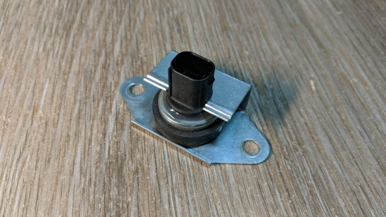 датчик ускорения BMW 5 серия E60/E61 2007, 5.0 л., S85 B50 A, бензин, АКПП, универсал, 37146776212, 6776212 - фото №1