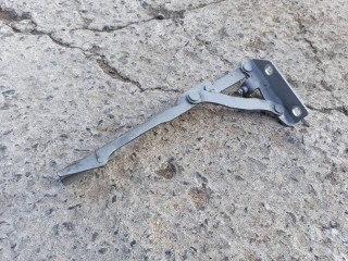 петля капота левая BMW 5 серия E60/E61 [рестайлинг] 2009, 2.0 л., N47 D20 A, дизель, АКПП, седан, 7008727