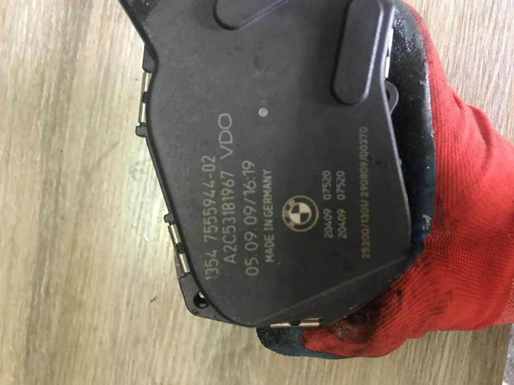 заслонка дроссельная BMW 7 серия F01/F02 2009, 4.4 л., N63 B44 A, бензин, АКПП, седан, 7555944 - фото №1