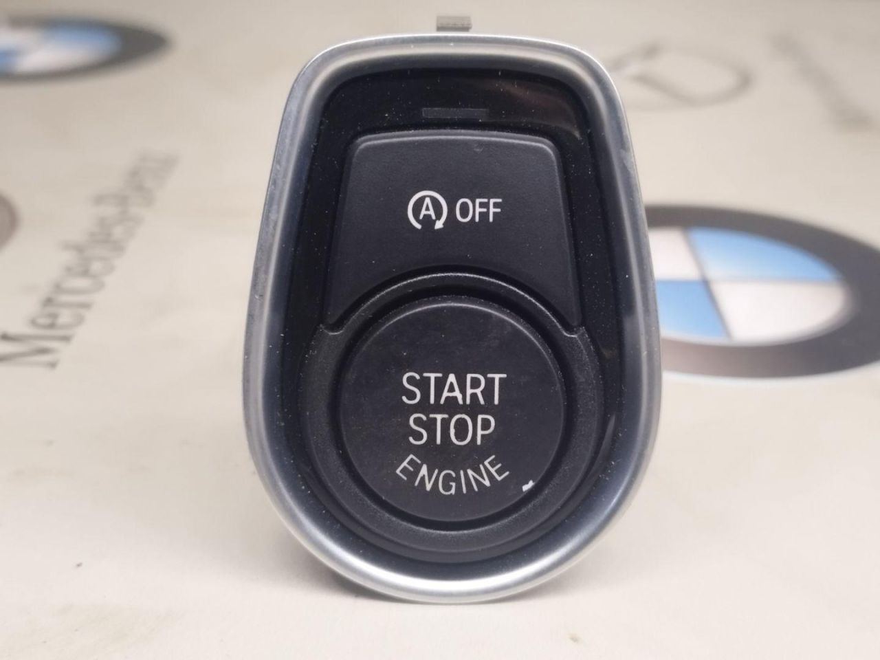 кнопка запуска двигателя BMW 4 серия F32/F33 2014, 2.0 л., бензин, 9250734 - фото №1