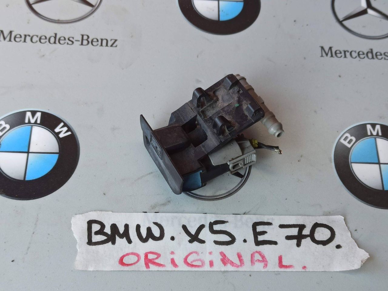 форсунка омывателя лобового стекла BMW X5 E70 2009 - фото №1