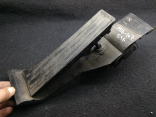 педаль BMW 3 серия E46 2002, 1.8 л., N42 B18 A, бензин, АКПП, хетчбэк 5 дв., 6762481