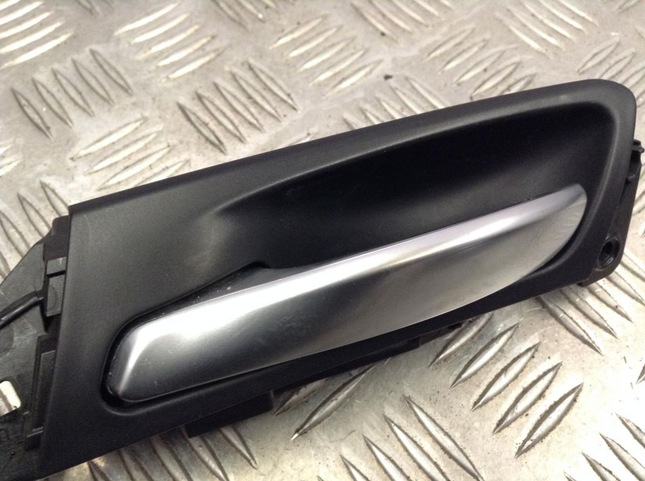 ручка внутренняя передняя левая BMW X6 E71/E72 2011, 3.0 л., N57 D30 A, дизель, АКПП, внедорожник 5 дв., 9112429 - фото №1