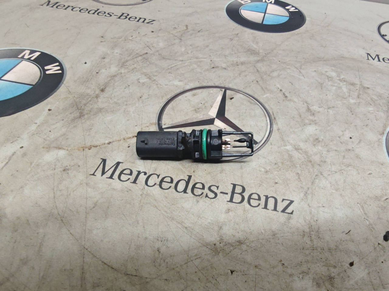 датчик температуры во впускном коллекторе Mercedes-Benz GLB-Класс 1 поколение 2022, бензин, задний привод, A2769050000 - фото №1