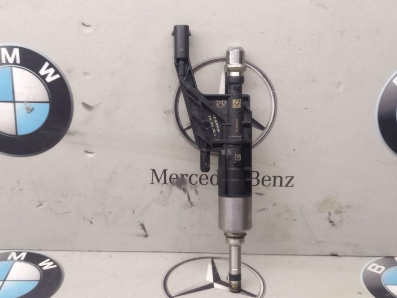 форсунка BMW 2 серия Active Tourer F45 2015, 2.0 л., бензин, 7639990 - фото №1