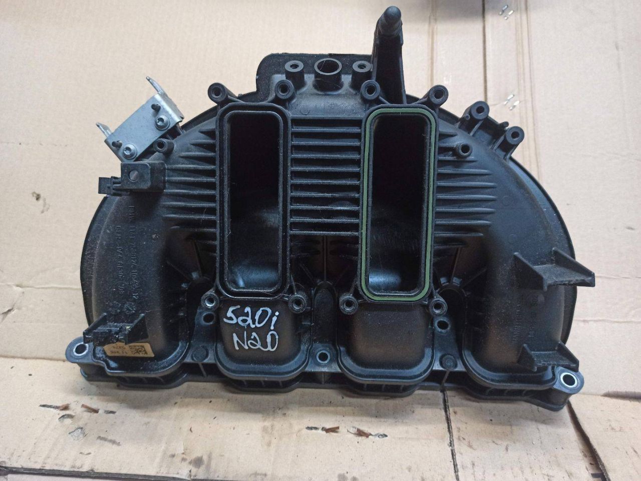 коллектор впускной BMW 2011, 2.0 л., N20 B20 B, бензин, 7588126 - фото №1