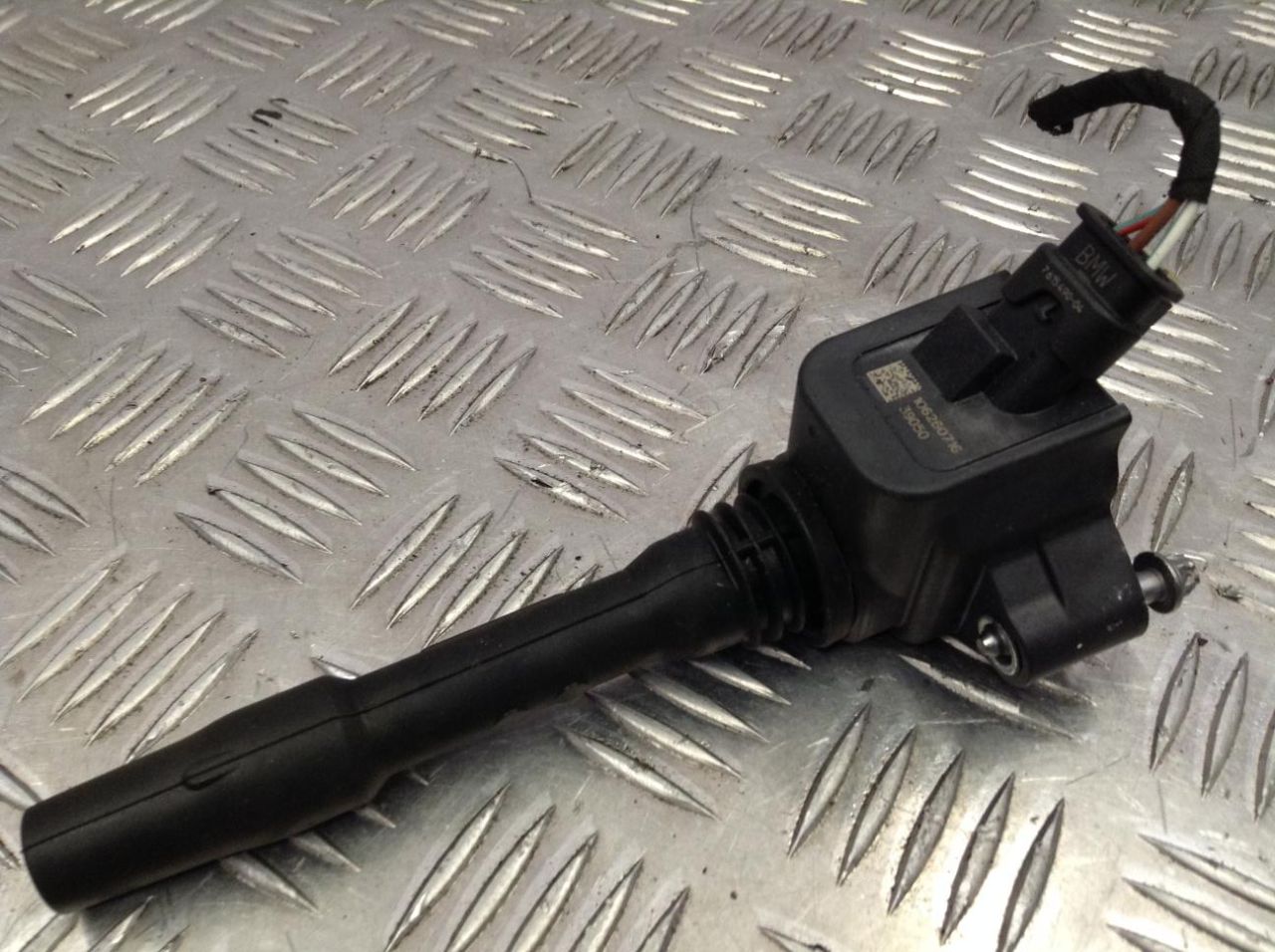 катушка зажигания BMW 2016, 1.5 л., B38 B15 A, бензин, АКПП, хетчбэк 5 дв., 8678438 - фото №1