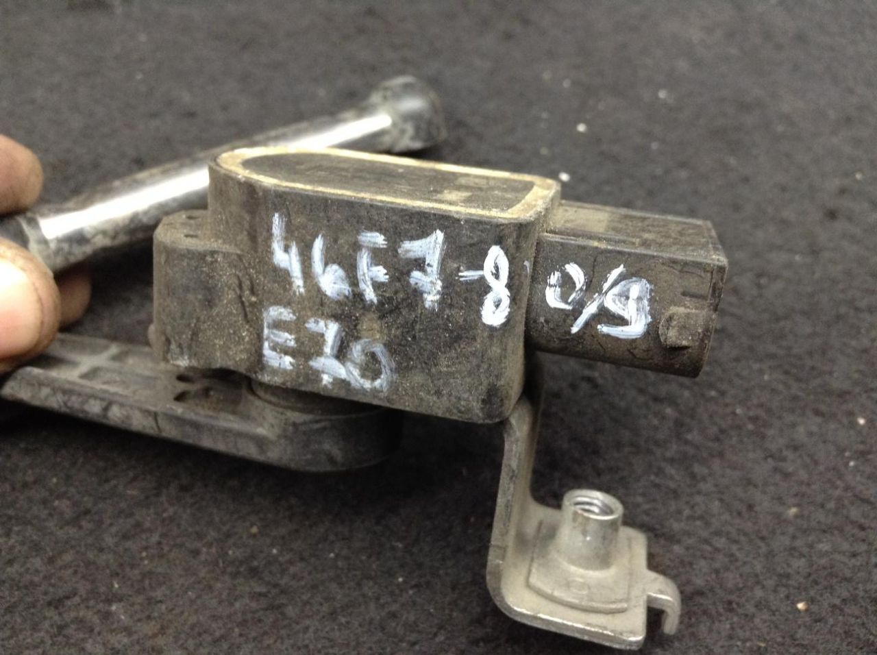 датчик дорожного просвета BMW X5 E70 2008, 4.8 л., N62 B48 B, бензин, АКПП, белый, внедорожник 5 дв., 6778814 - фото №1