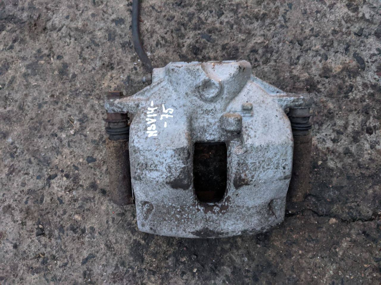 суппорт передний левый Mercedes-Benz E-Класс W212/S212/C207/A207 2010, 2.2 л., дизель, АКПП, седан, задний привод, правый руль - фото №1