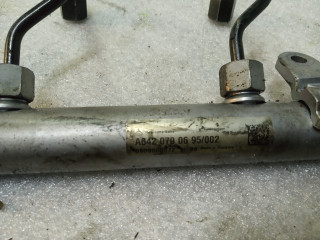 топливная рампа Mercedes-Benz M-Класс W164 2006, 3.0 л., OM 642.940, дизель, АКПП, внедорожник 5 дв., 6420790695