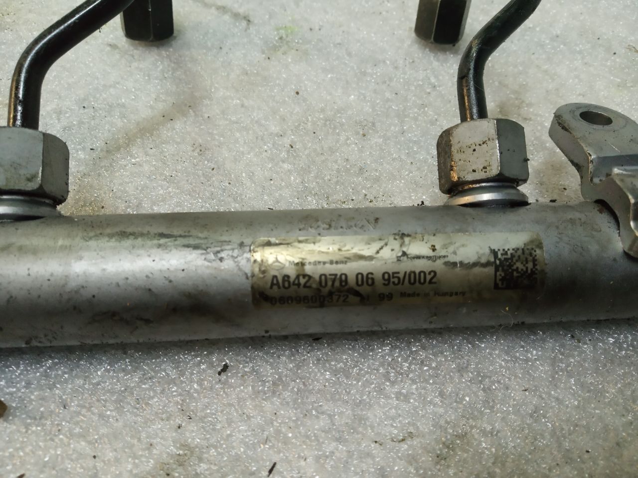 топливная рампа Mercedes-Benz M-Класс W164 2006, 3.0 л., OM 642.940, дизель, АКПП, внедорожник 5 дв., 6420790695 - фото №1