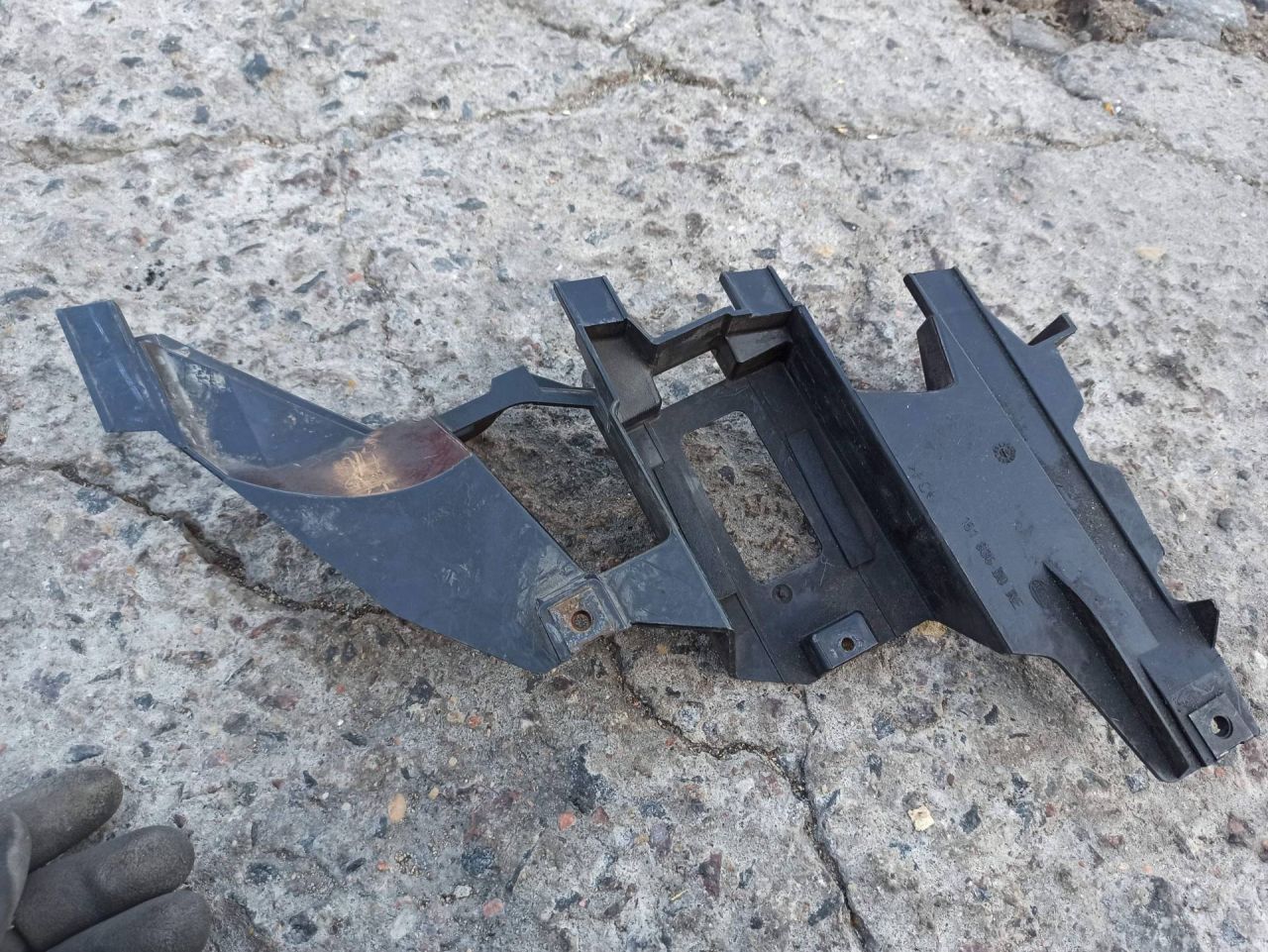 крепление фары левой BMW X5 E53 2002, 3.0 л., бензин, 151836 - фото №1